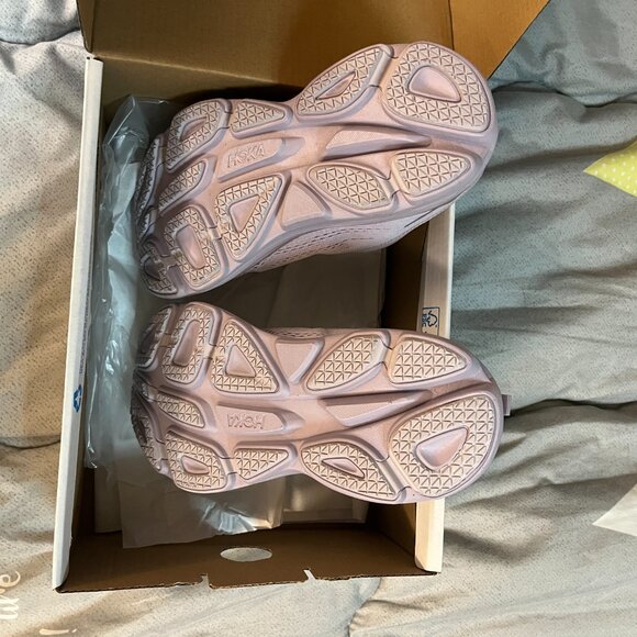Hokas Bondi 8 Light Purple Running Shoes - Picture 5 of 7
